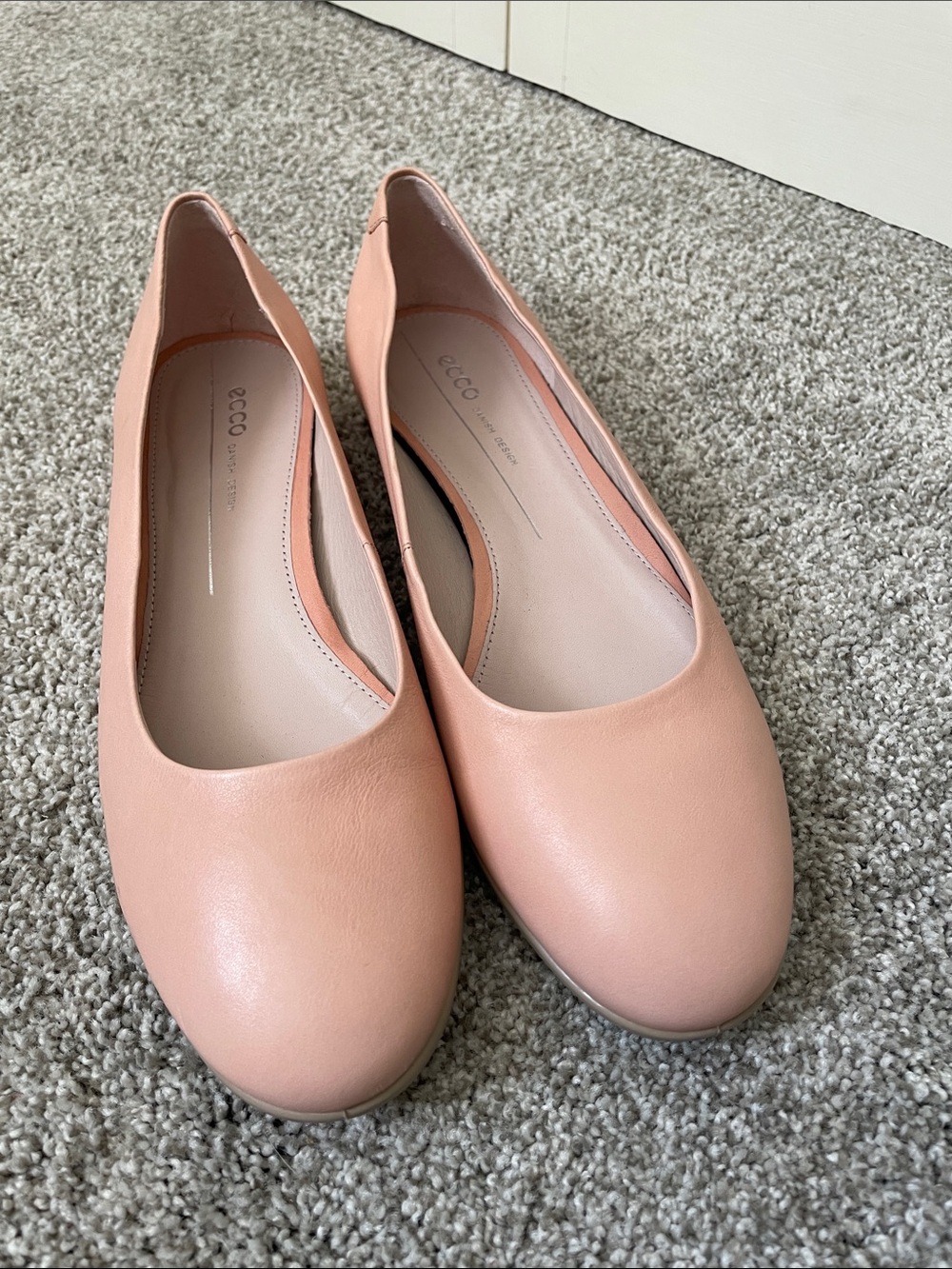 NWOT Ecco Anine Ballet Flats Sz 8 blush/ soft pink leather rounded toe